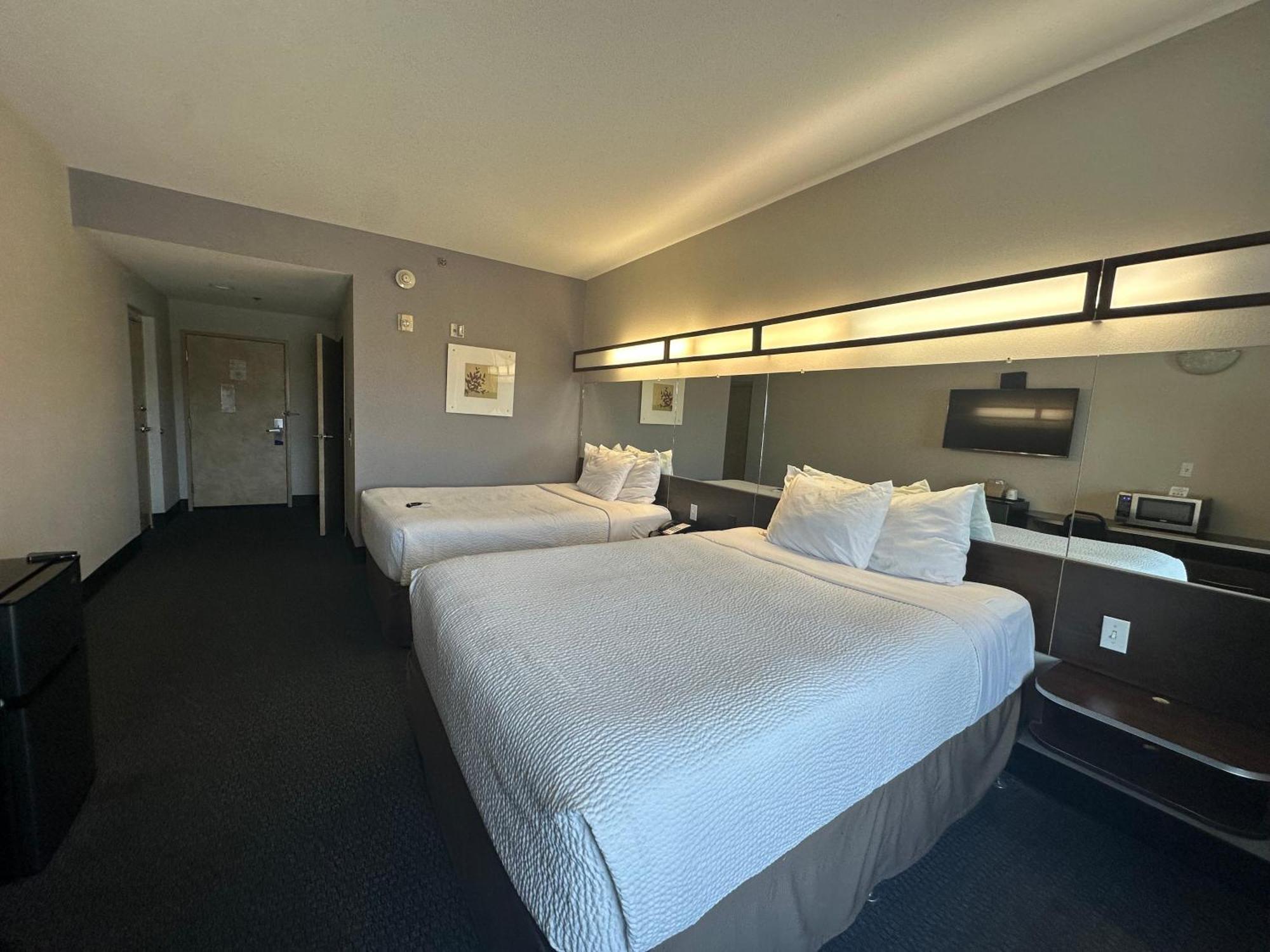 Microtel Inn & Suites By Wyndham Quincy Downtown - River Area Exterior foto