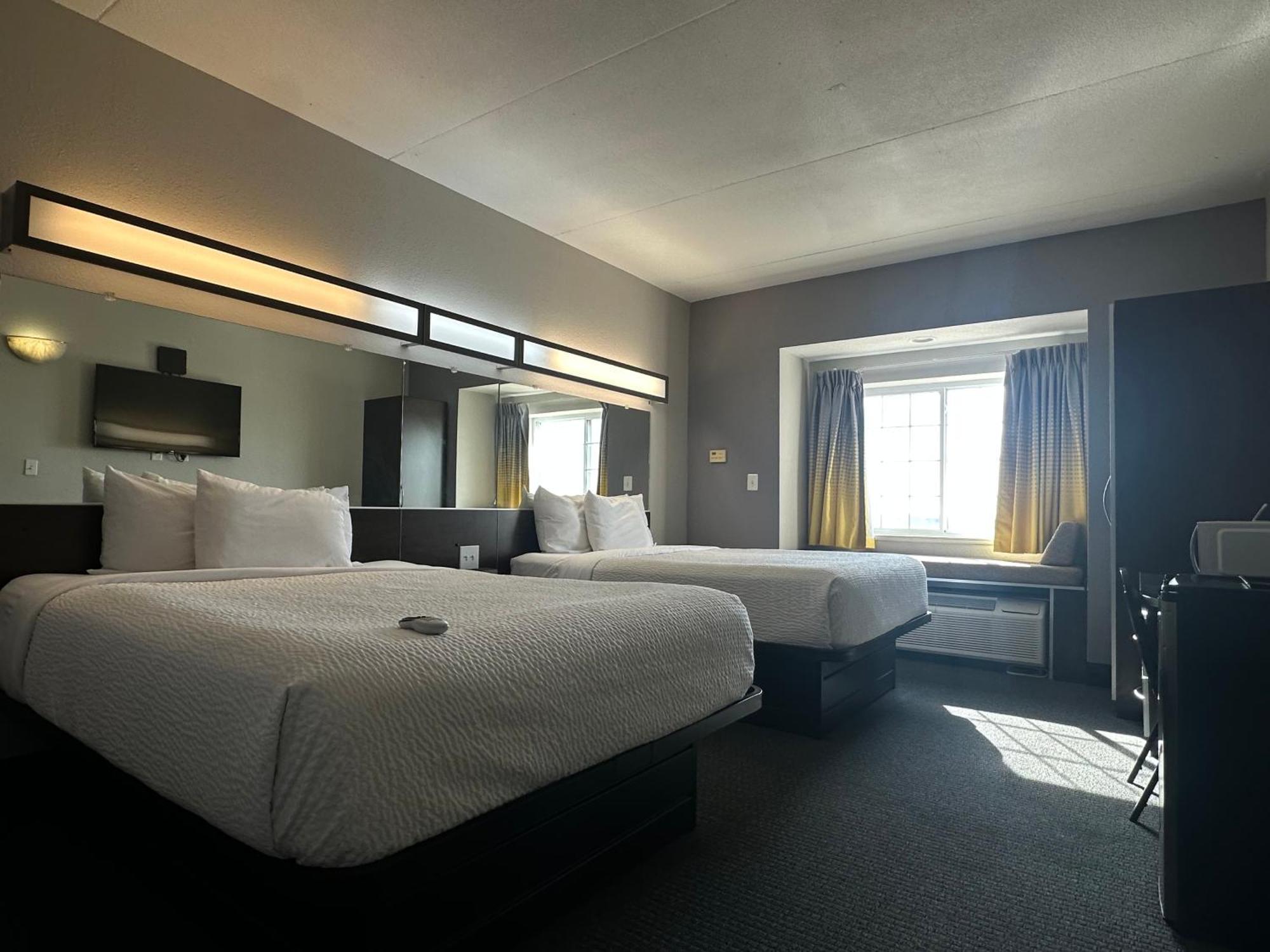 Microtel Inn & Suites By Wyndham Quincy Downtown - River Area Exterior foto