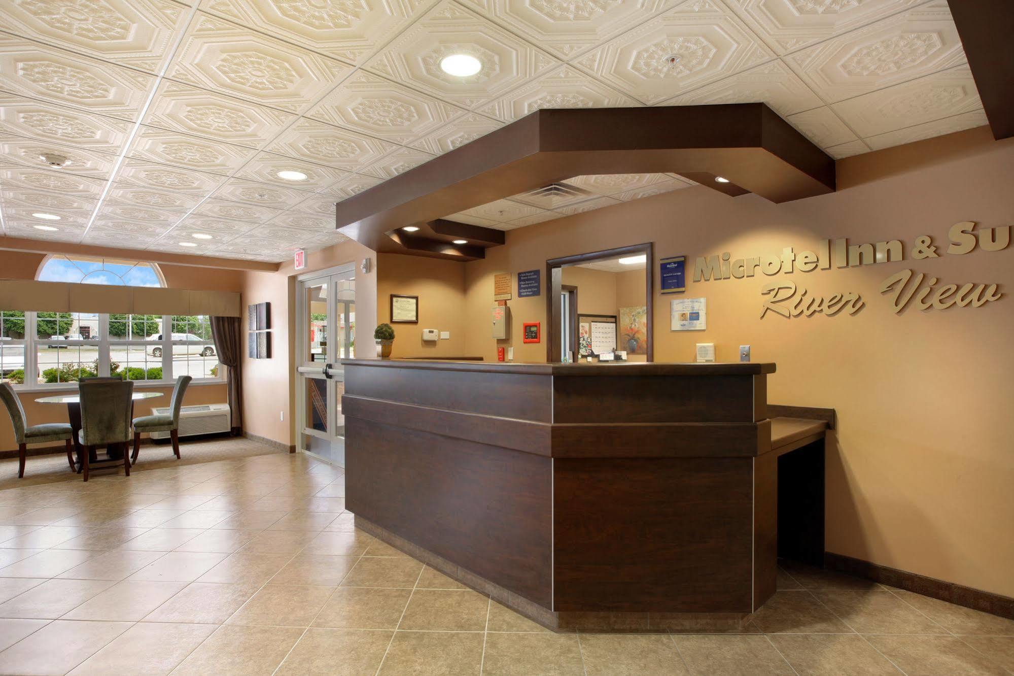 Microtel Inn & Suites By Wyndham Quincy Downtown - River Area Interior foto